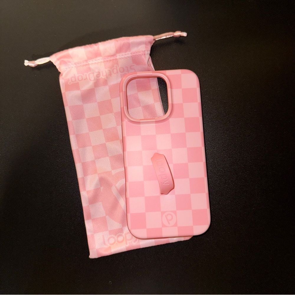 Blush Checkered Loopy Case🩷